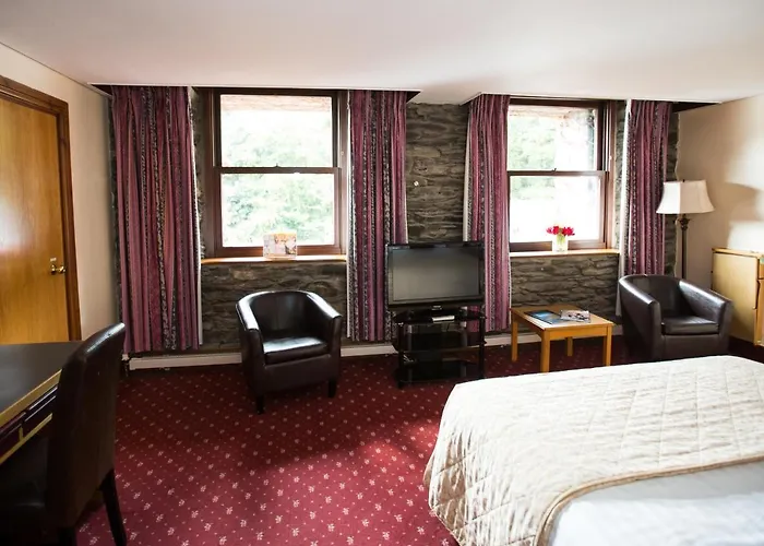 Whitewater & Hotel Newby Bridge