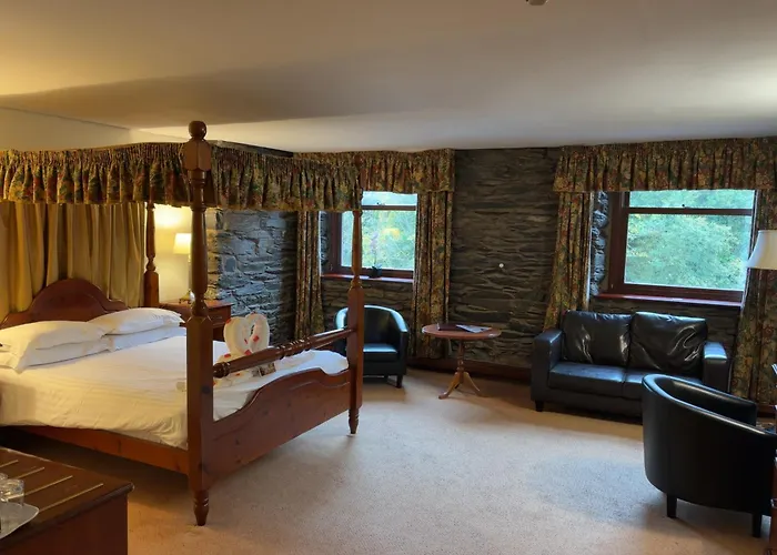 Whitewater & Hotel Newby Bridge