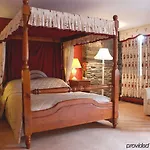 وسبا وايتووتر فندق 3*