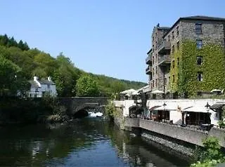 Whitewater & Ξενοδοχείο