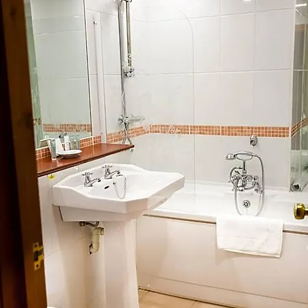 Hotel Whitewater &