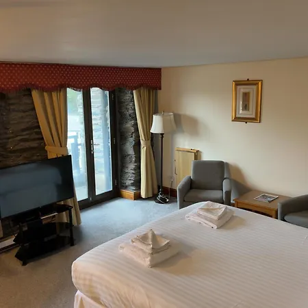 Whitewater & Hotel Newby Bridge